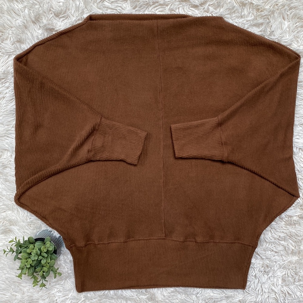 Jenny Boston Ribbed Dolman Top ๐ Brown - Picture 4 of 12